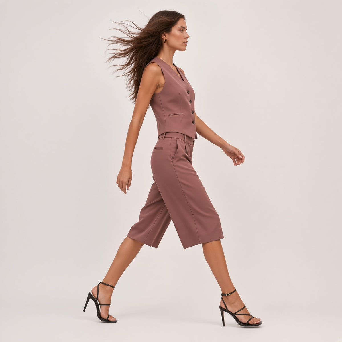 Conjunto Sastre de Mujer con Chaleco y Bermuda