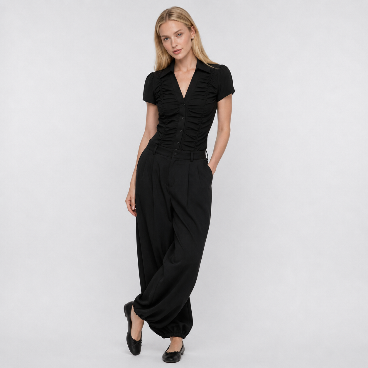 Blusa Negra Fruncida de Manga Corta para Mujer