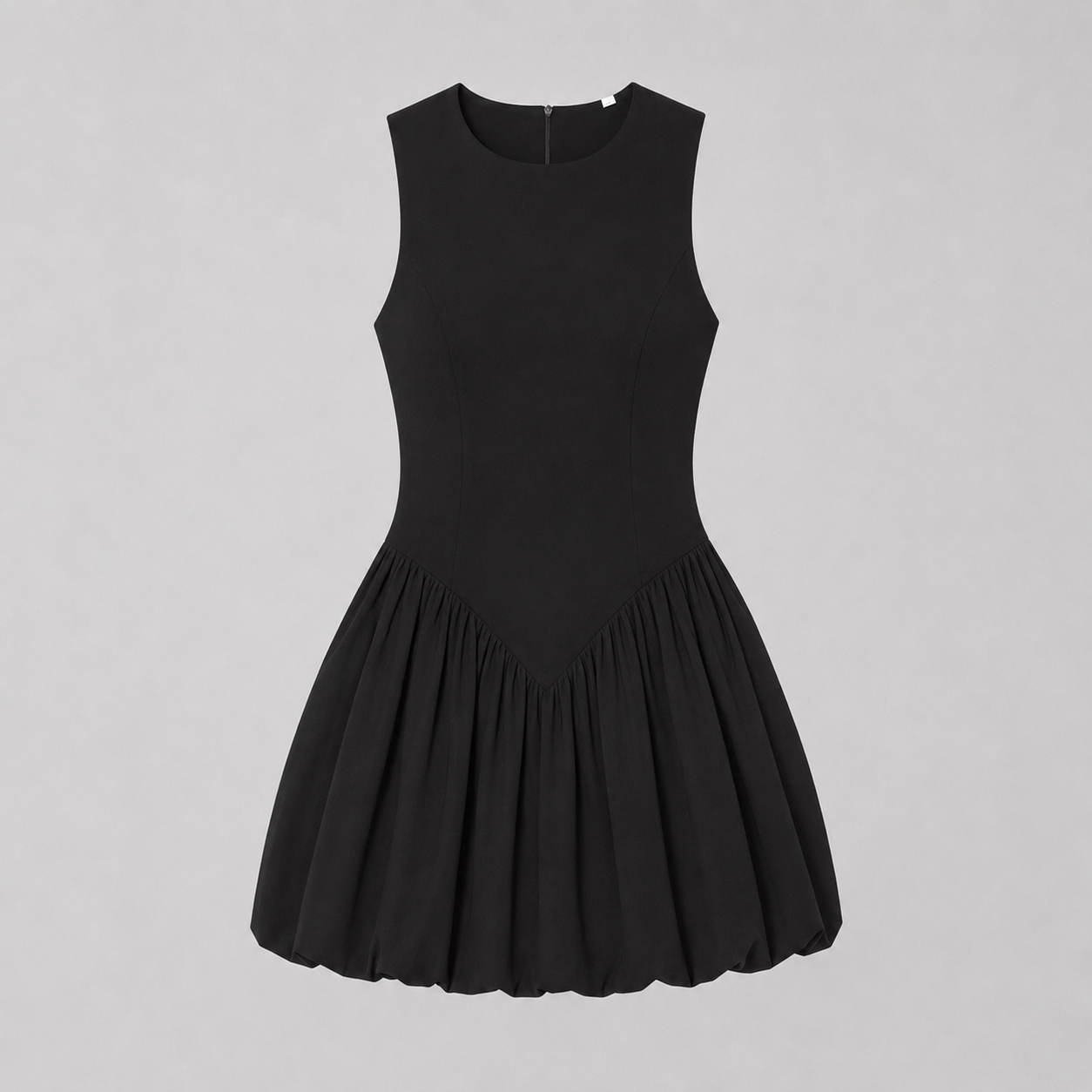 Vestido Negro Corto con Falda Volumen