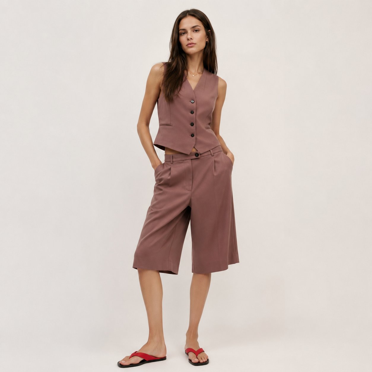 Conjunto Sastre de Mujer con Chaleco y Bermuda