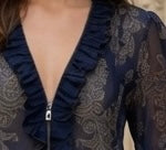 Blusa Elegante De Chifón Con Cuello V y Bordado Plisado Moda Mujer En Tendencia